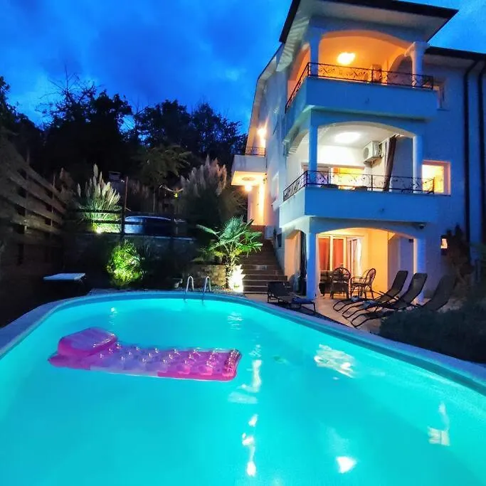 Luxury Unique Villa Emily With Amazing Sea View location